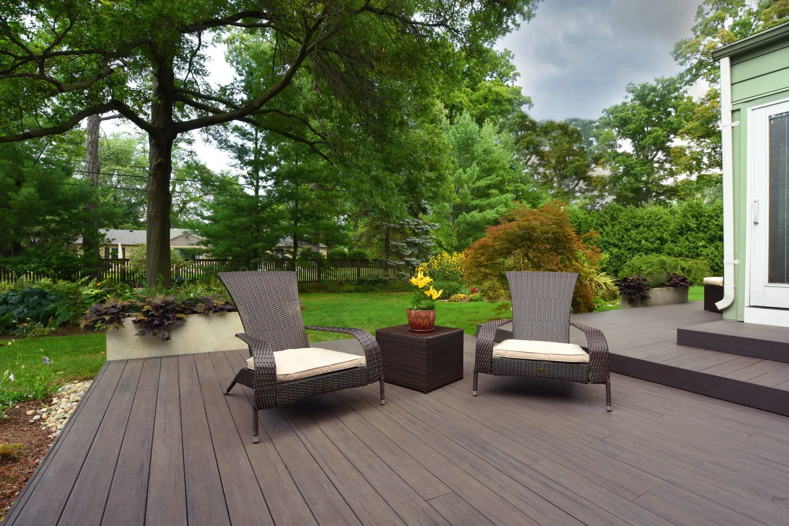 Eco-Friendly Outdoor Design Trends: Sustainable Materials and Smart Solutions