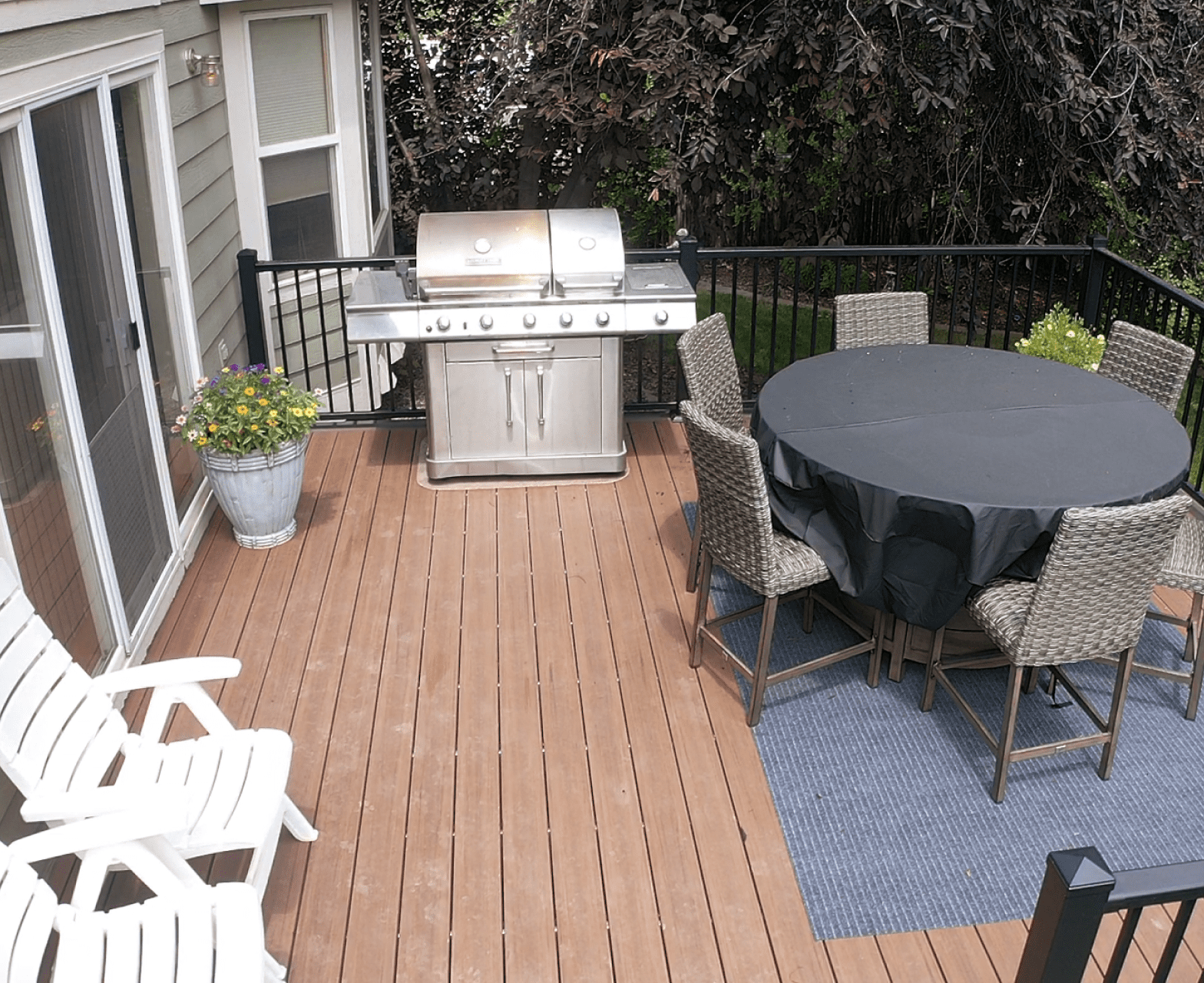 Decks and railings with sleek metal for modern style